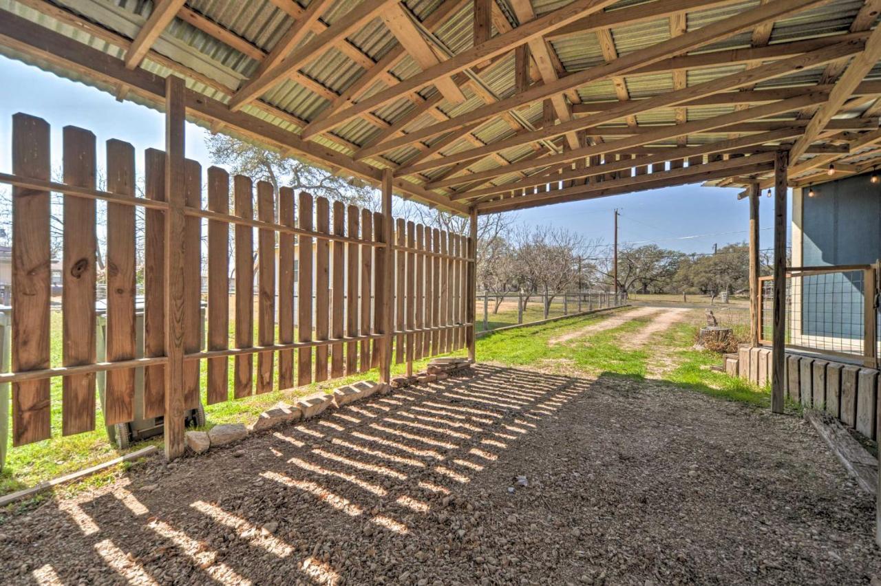 The Barn Texas Wine Country Vacation Rental Fredericksburg Exterior photo